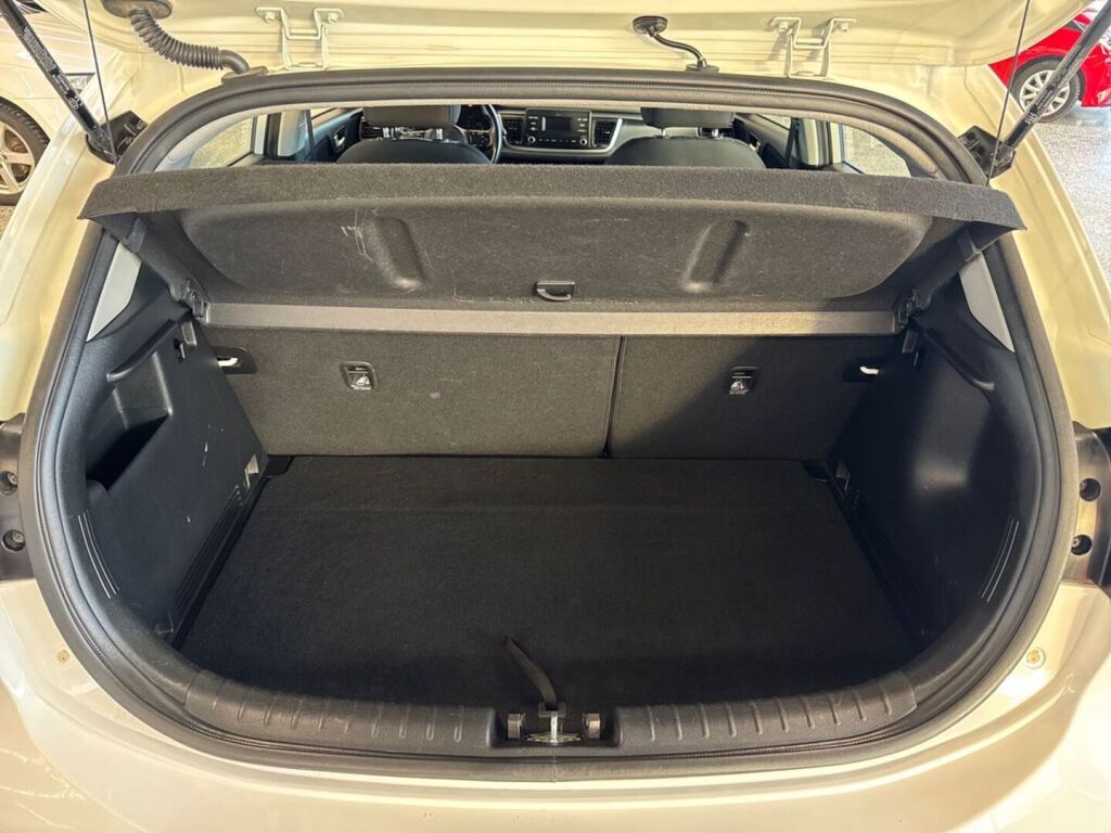 Kia Rio 2021 Valkoinen