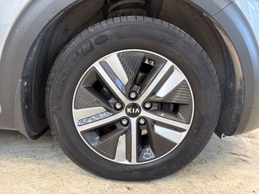 Kia Niro plug-in 2021 Harmaa