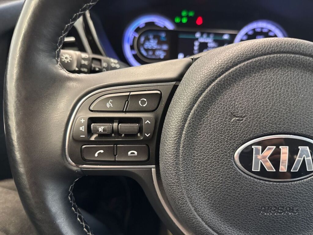 Kia Niro plug-in 2021 Harmaa