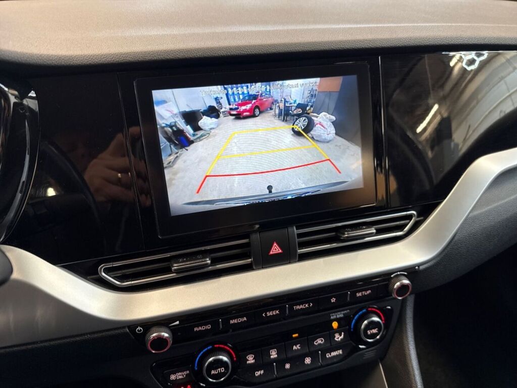 Kia Niro plug-in 2021 Harmaa