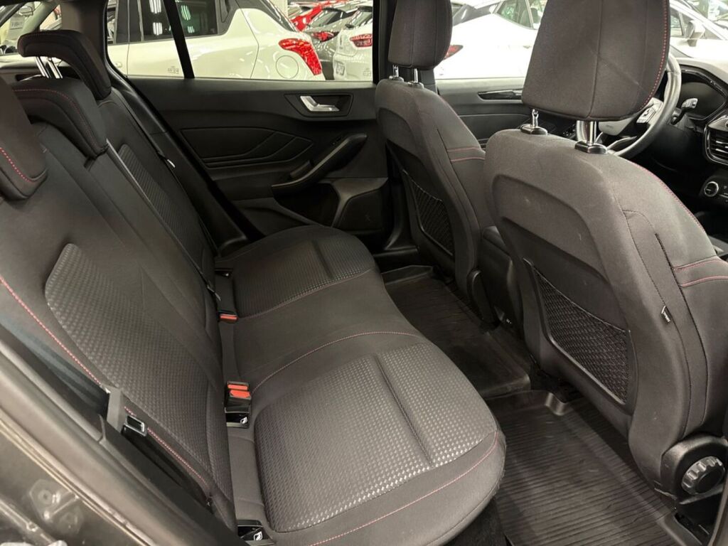Ford Focus 2021 Harmaa