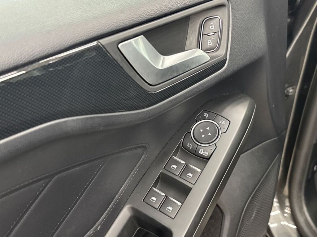Ford Focus 2021 Harmaa