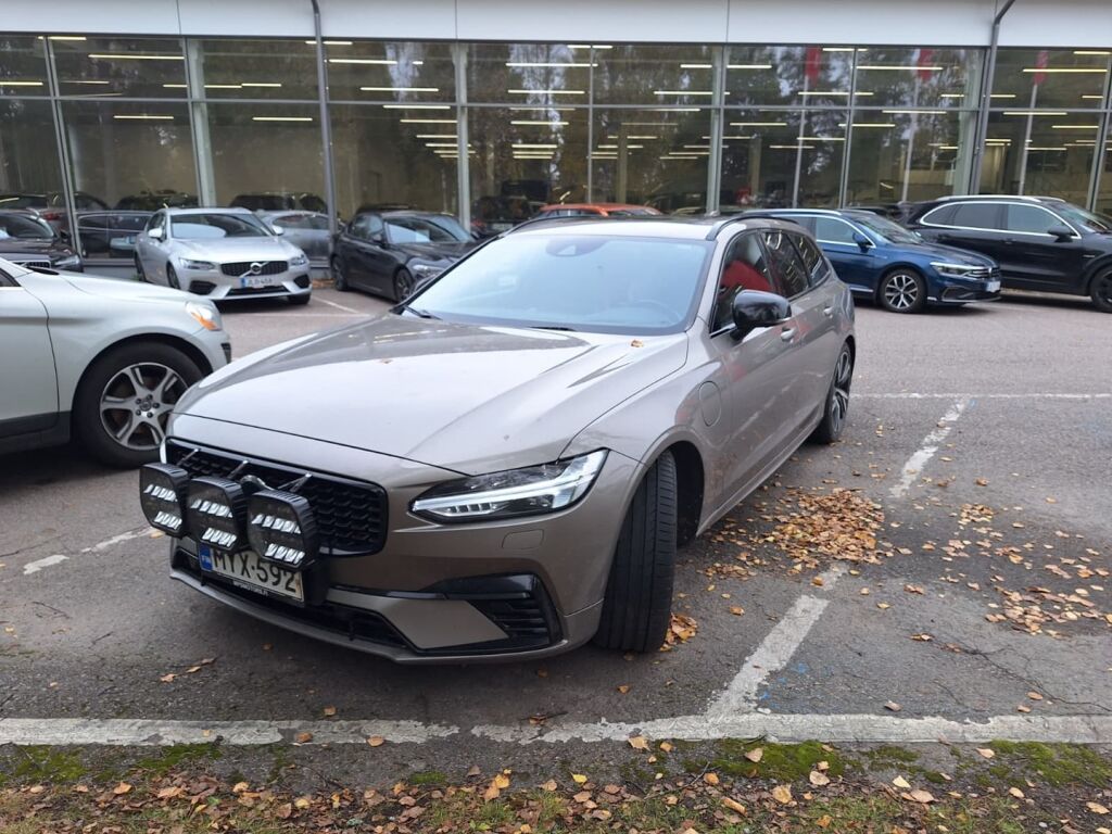 Volvo V90 2021 Harmaa