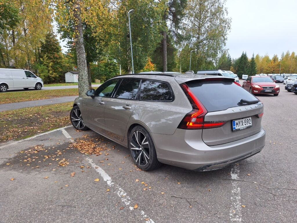 Volvo V90 2021 Harmaa