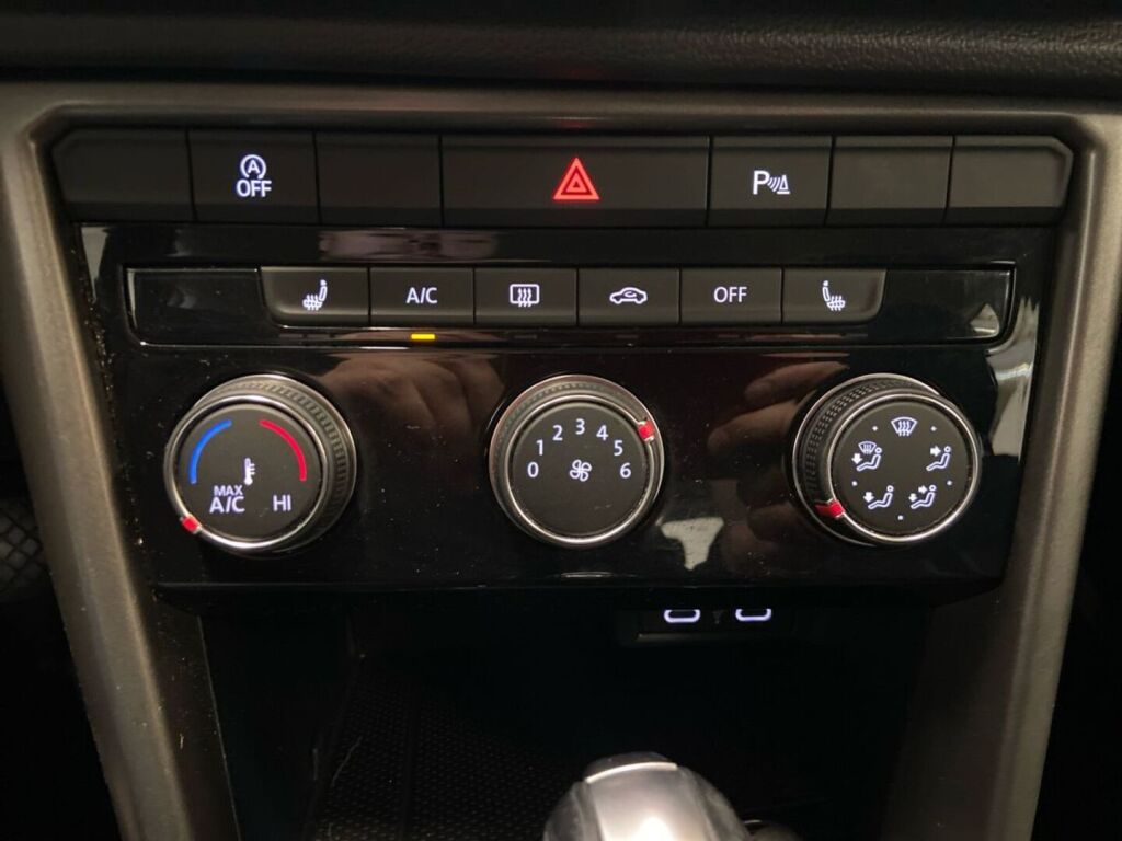 Volkswagen T-Roc 2021 Valkoinen