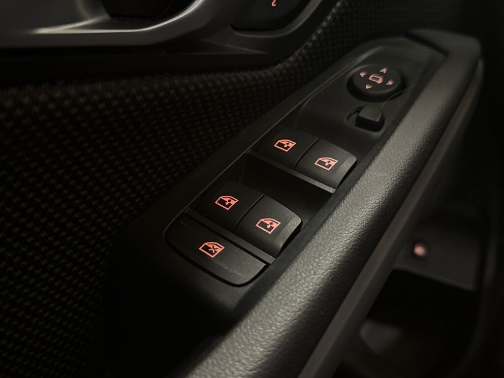 BMW 330 2021 Valkoinen