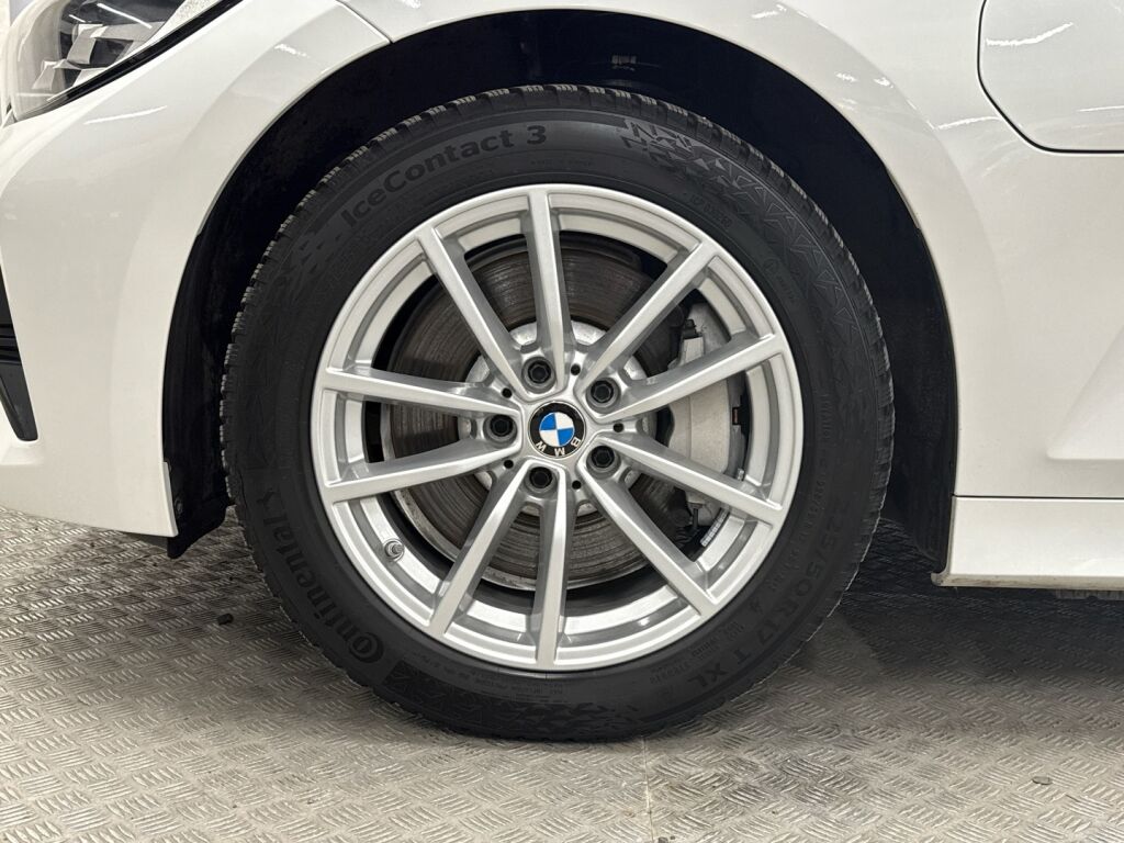 BMW 330 2021 Valkoinen