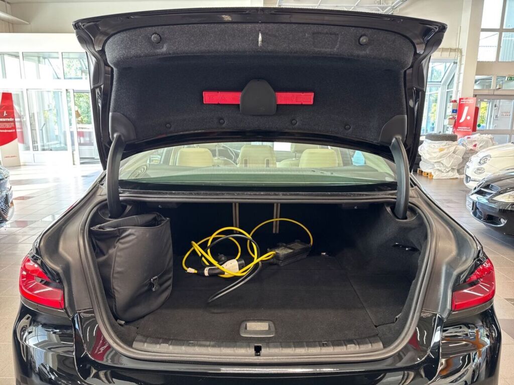 BMW 530 2021 Musta