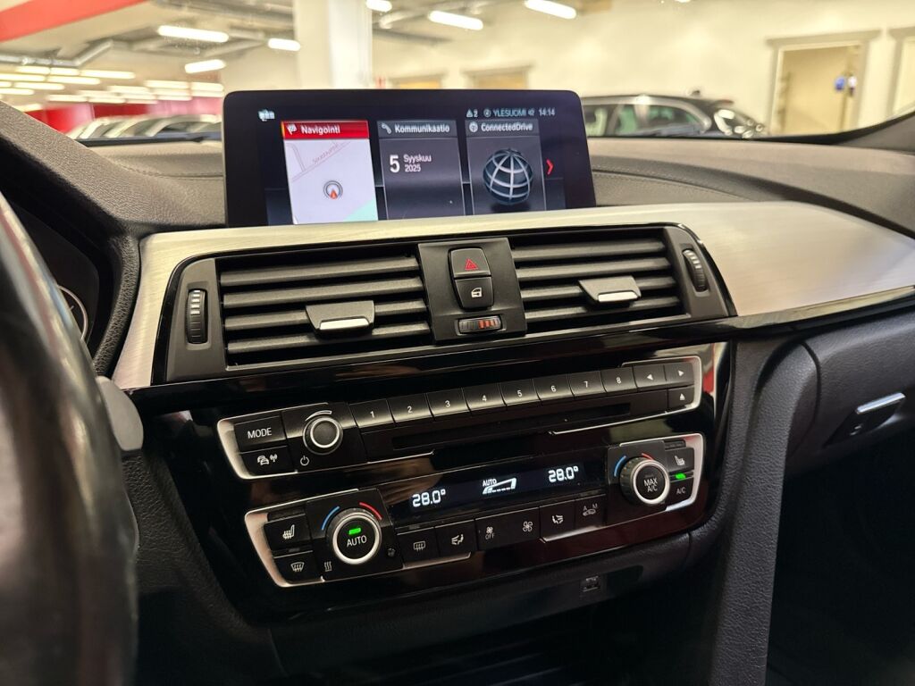 BMW 330 2018 Valkoinen