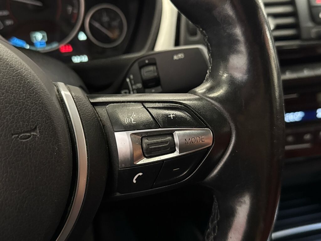 BMW 330 2018 Valkoinen