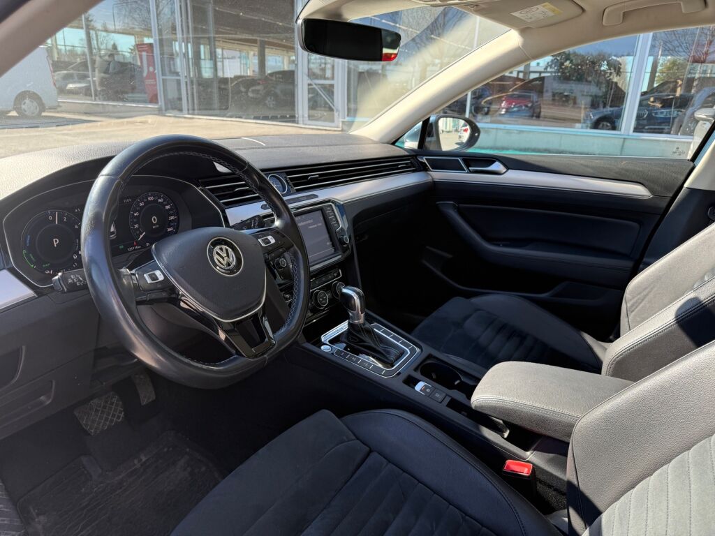 Volkswagen Passat 2016 Sininen