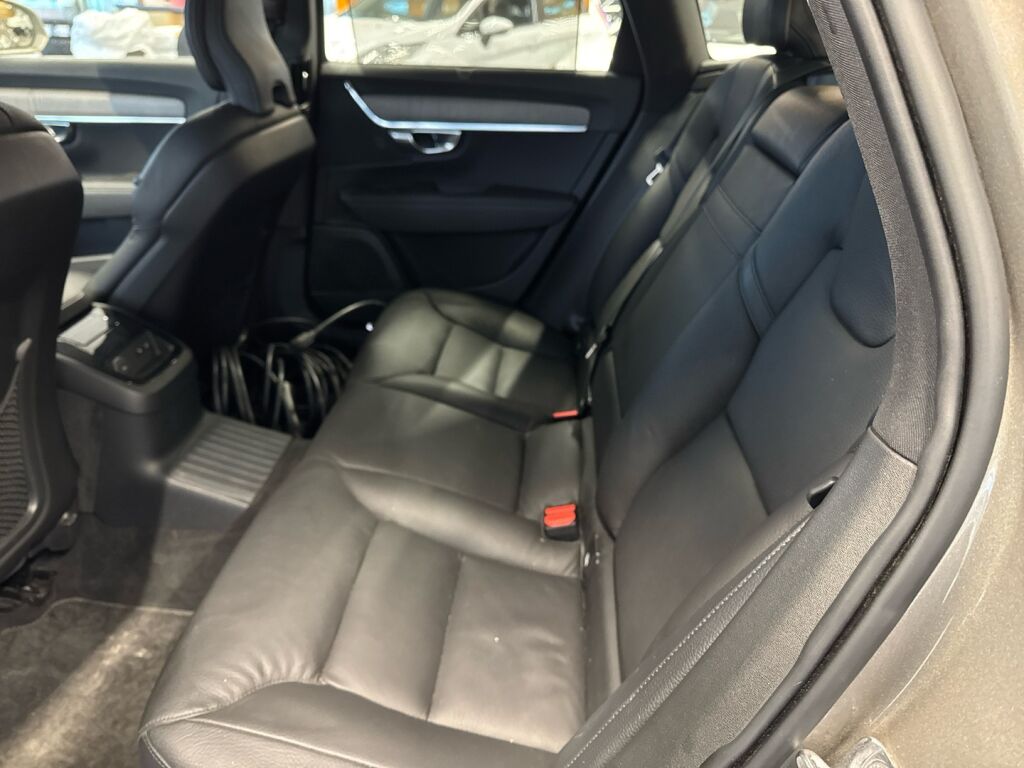 Volvo V90 2021 Harmaa