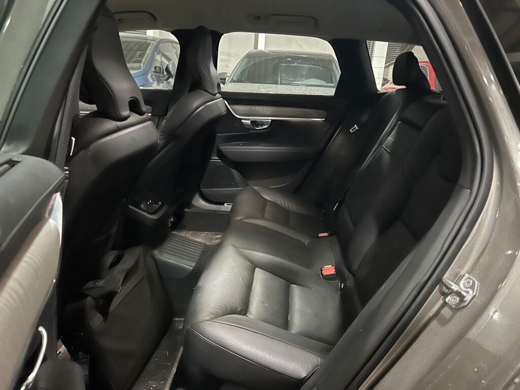 Volvo V90 2021 Harmaa