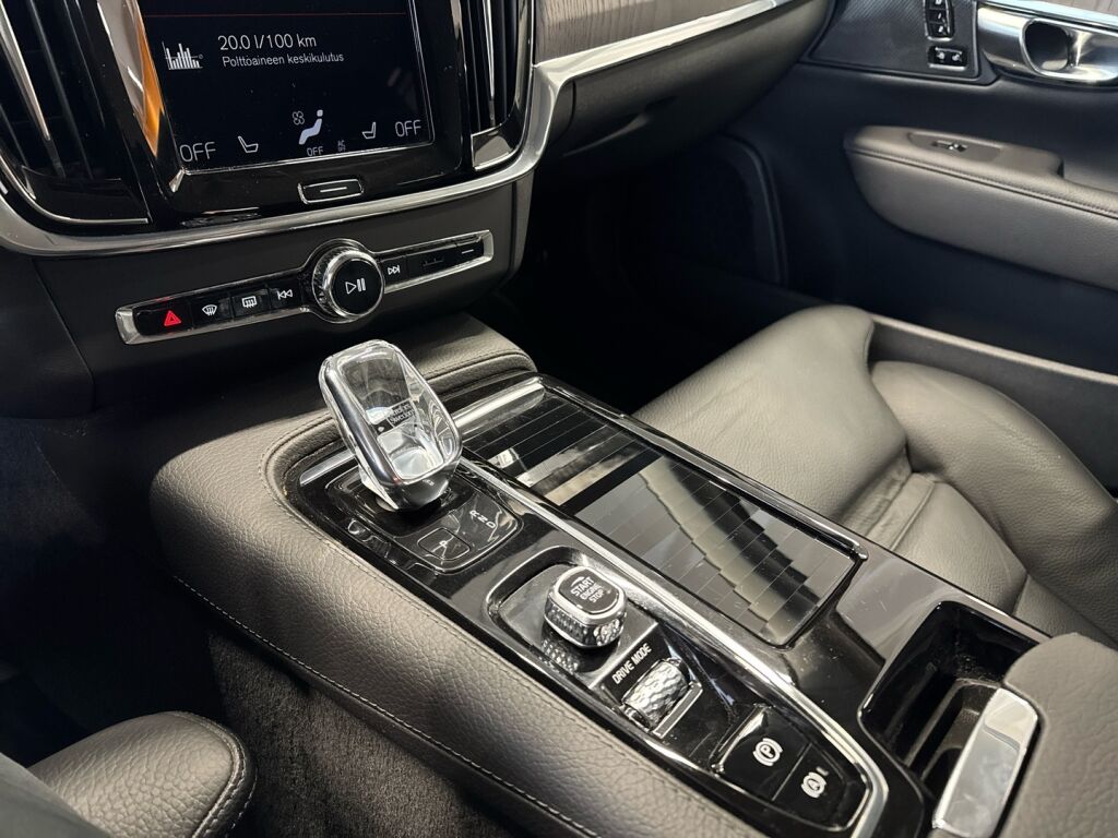 Volvo V90 2021 Harmaa