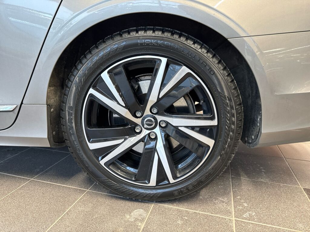 Volvo V90 2021 Harmaa