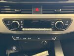 Audi A4 2021 Sininen