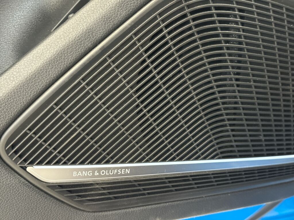 Audi A4 2021 Sininen