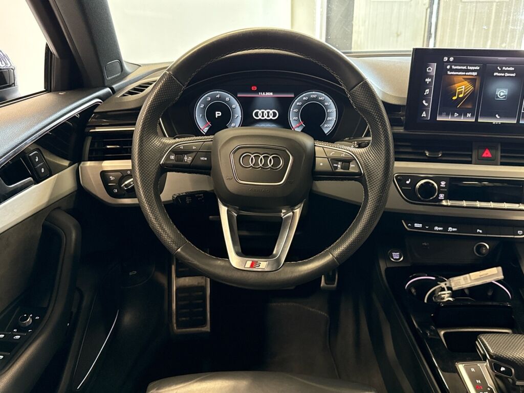 Audi A4 2021 Sininen