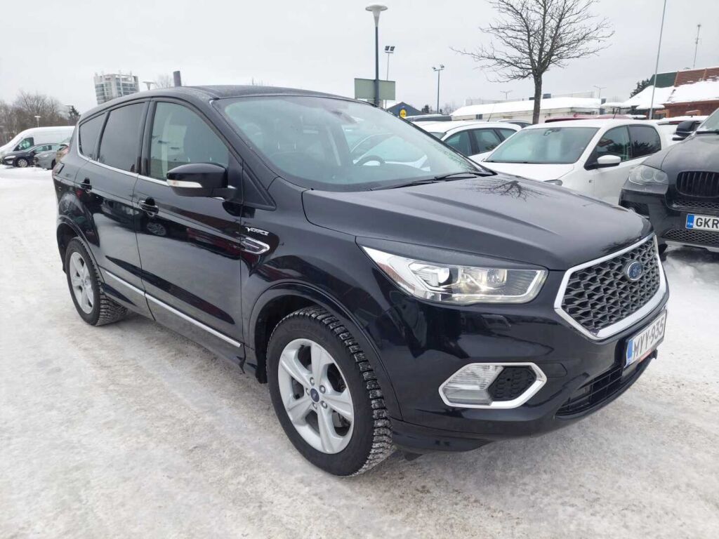 Ford Kuga 2017 Musta