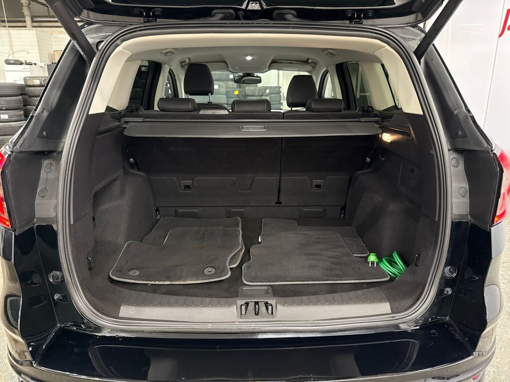 Ford Kuga 2017 Musta