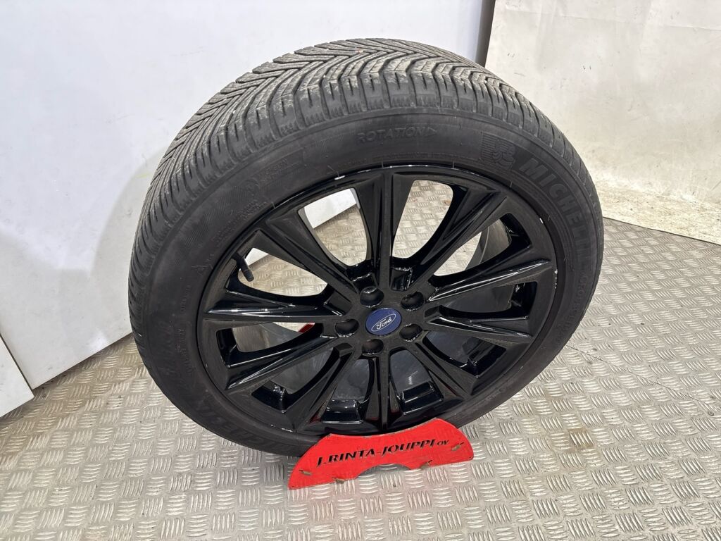 Ford Kuga 2017 Musta