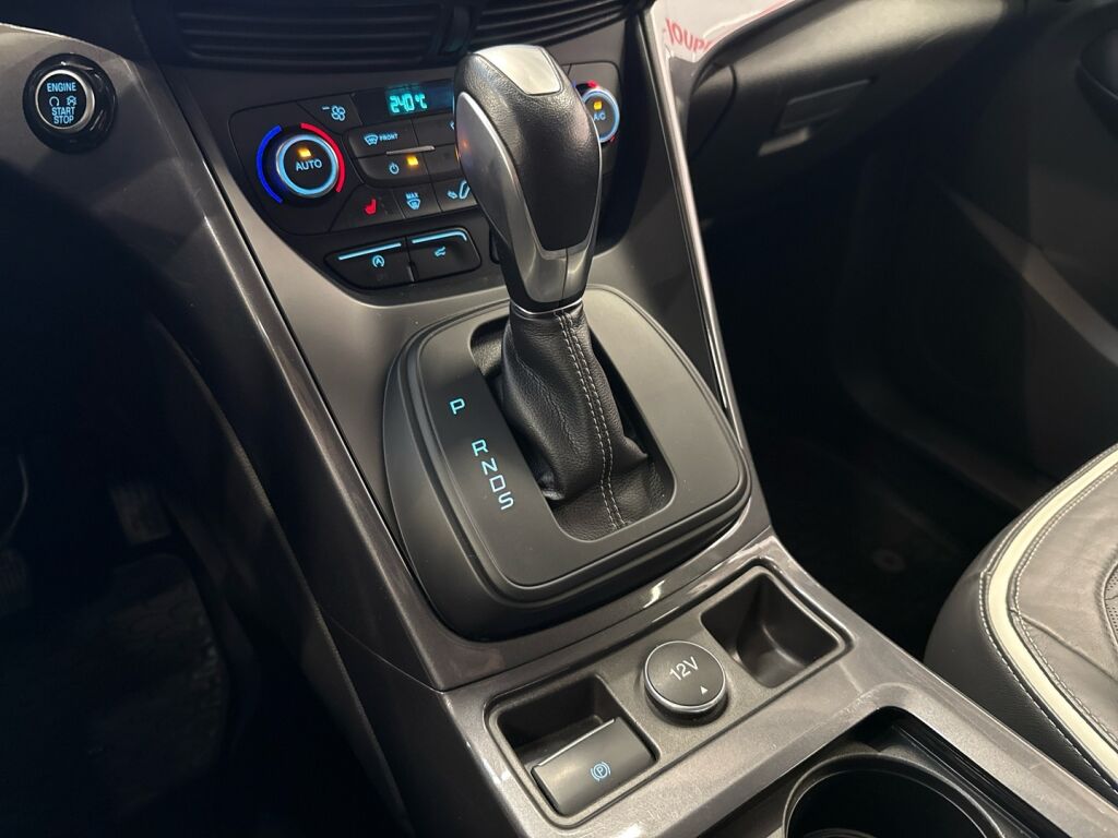 Ford Kuga 2017 Musta