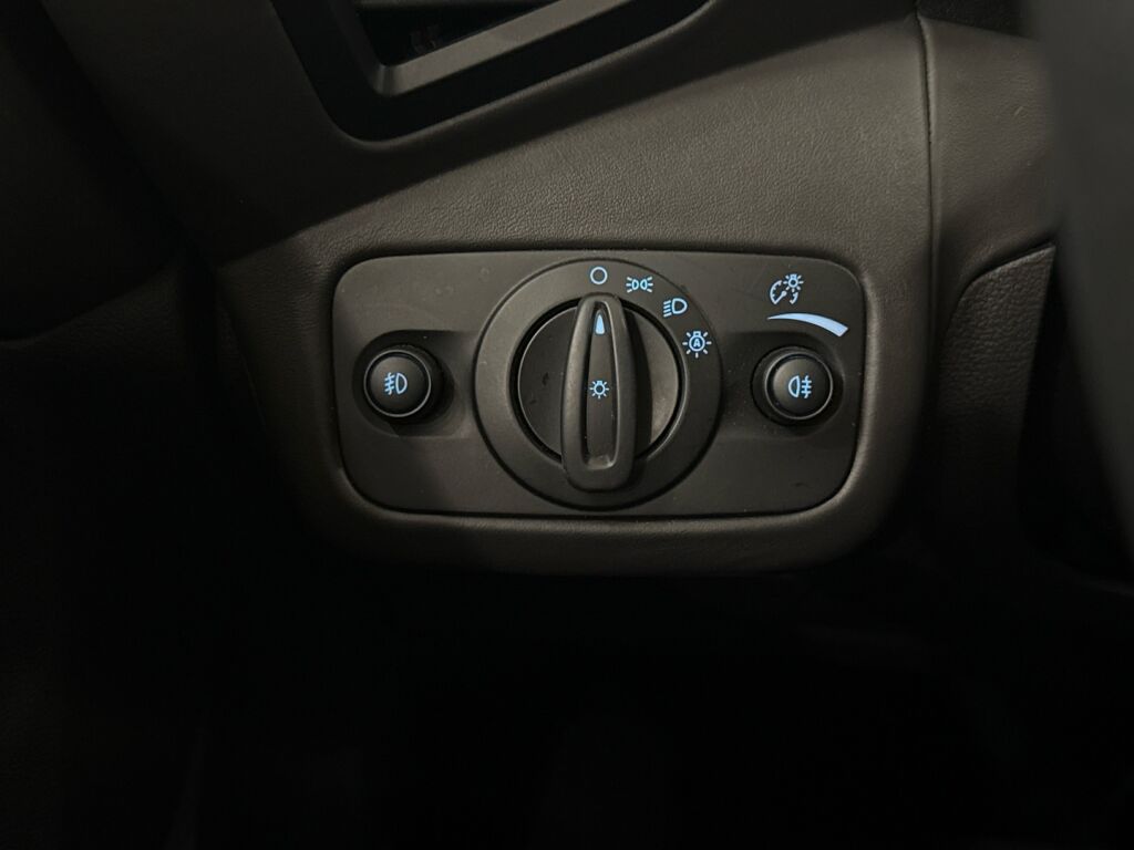 Ford Kuga 2017 Musta