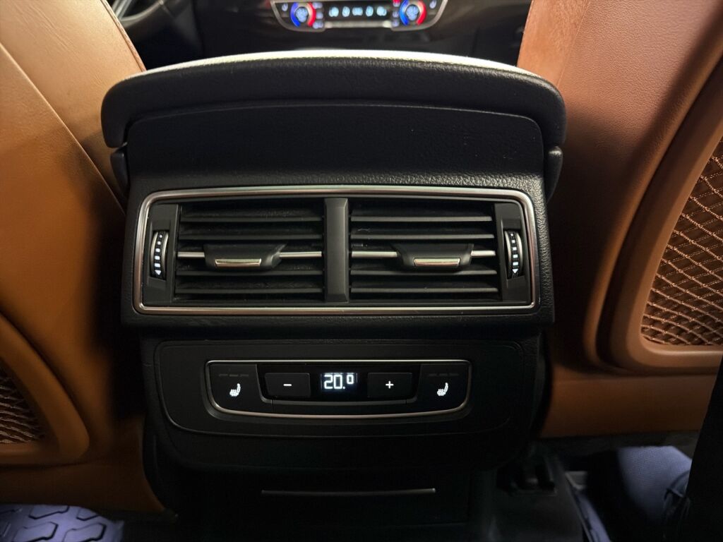 Audi Q7 2017 Sininen