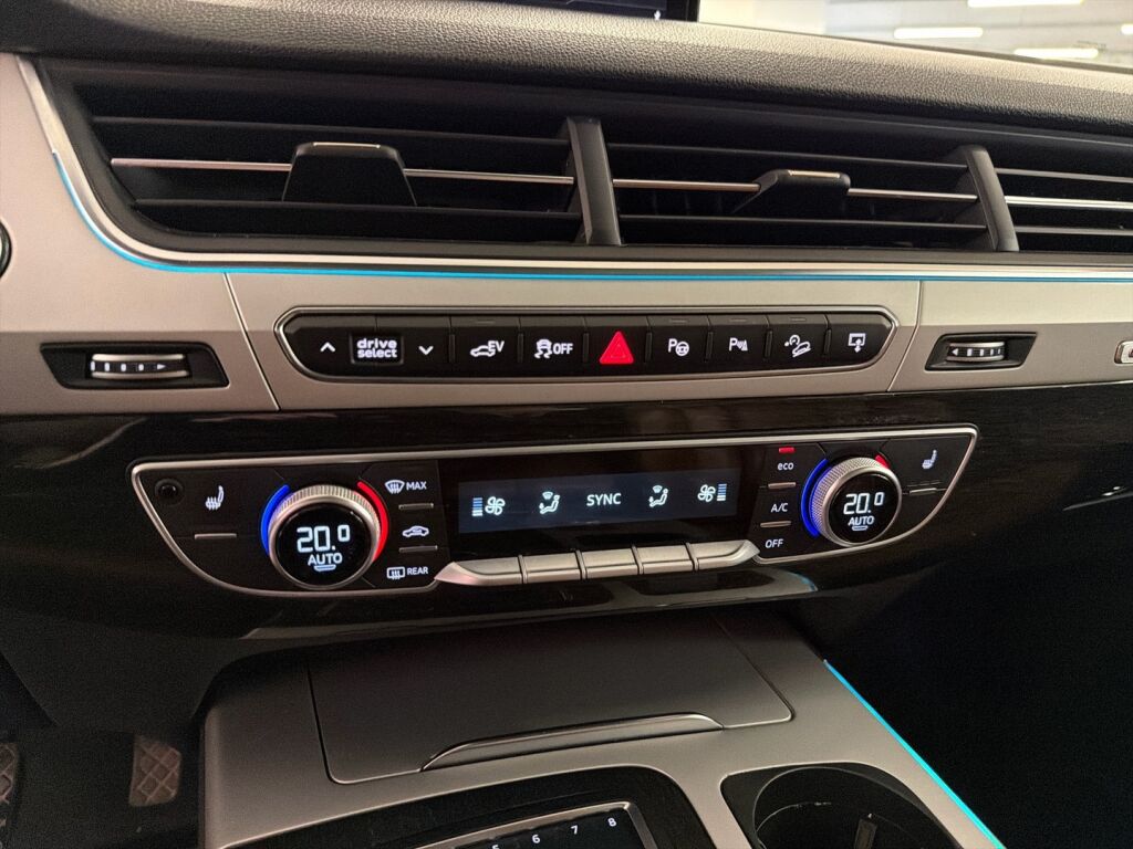 Audi Q7 2017 Sininen