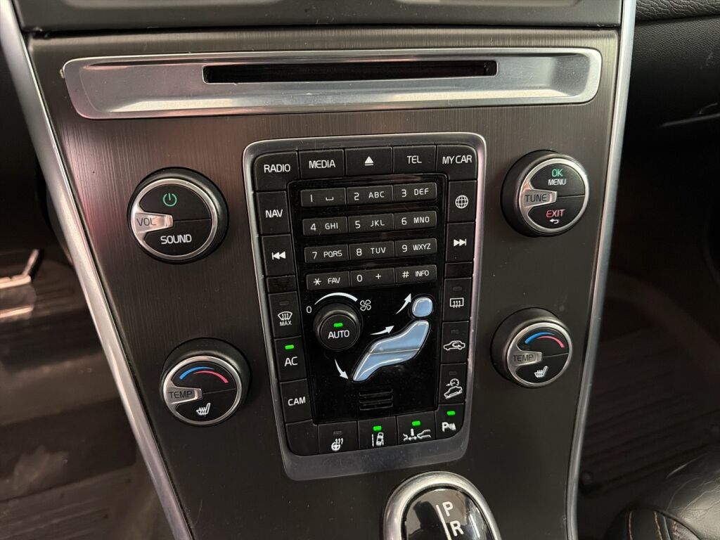 Volvo XC60 2014 Musta