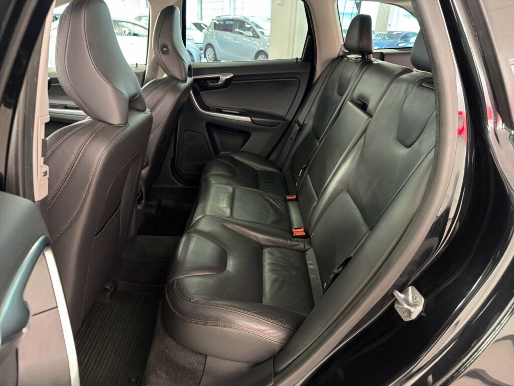 Volvo XC60 2014 Musta