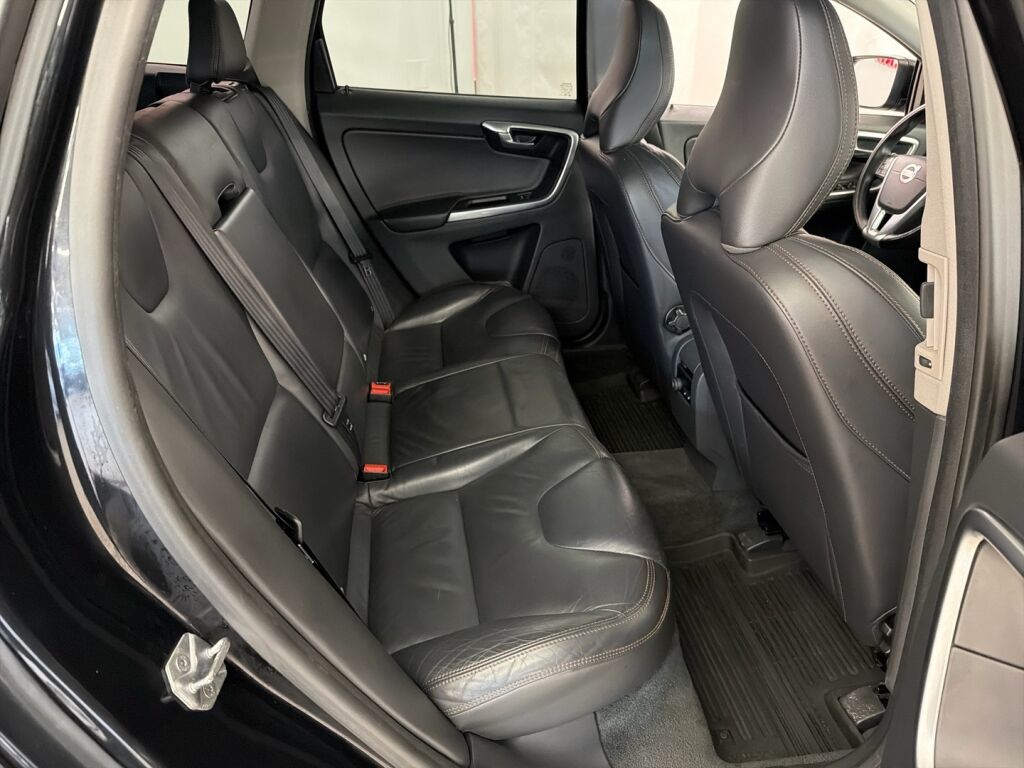 Volvo XC60 2014 Musta