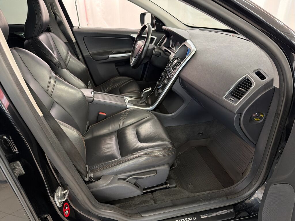 Volvo XC60 2014 Musta