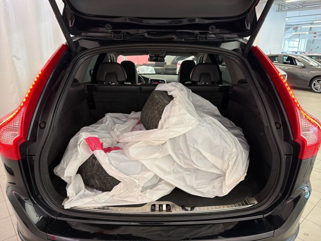 Volvo XC60 2014 Musta