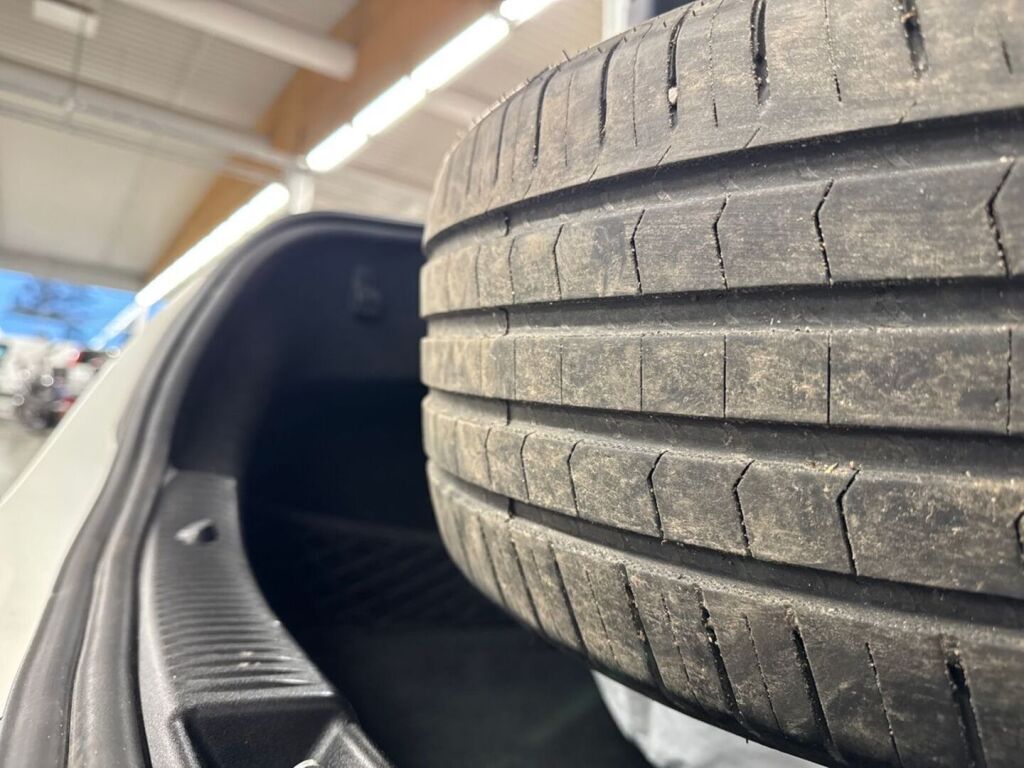 Mercedes-Benz C 2019 Valkoinen