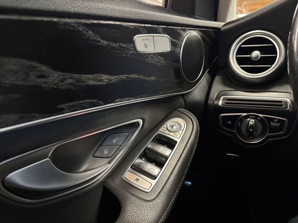 Mercedes-Benz C 2019 Valkoinen