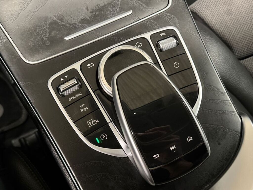 Mercedes-Benz C 2019 Valkoinen