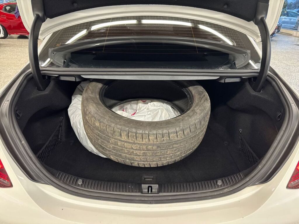 Mercedes-Benz C 2019 Valkoinen