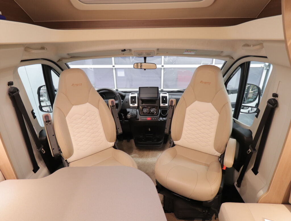 Bürstner LYSEO T 734 HARMONY LINE 2021 Valkoinen