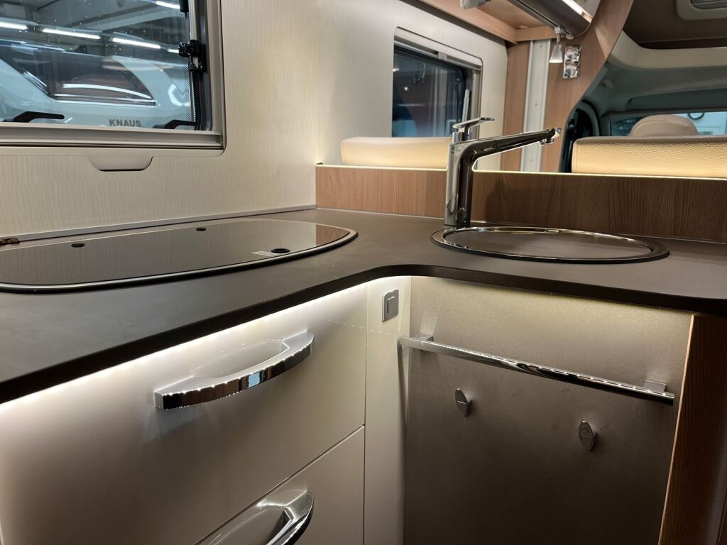 Bürstner LYSEO T 734 HARMONY LINE 2021 Valkoinen