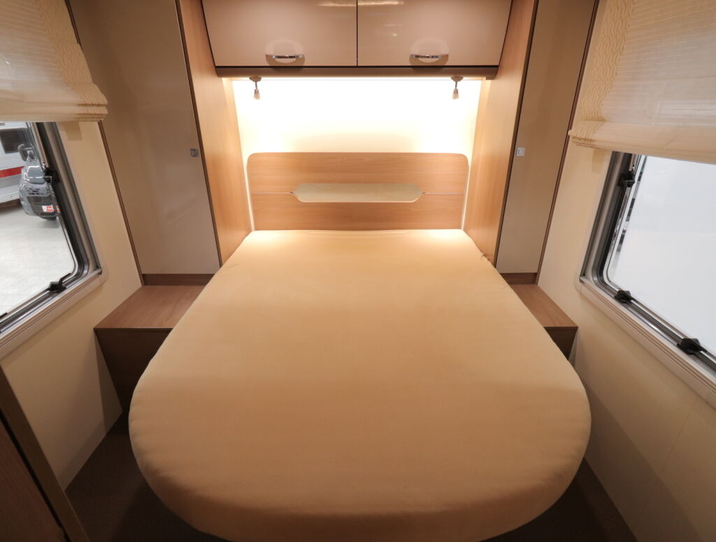 Bürstner LYSEO T 734 HARMONY LINE 2021 Valkoinen