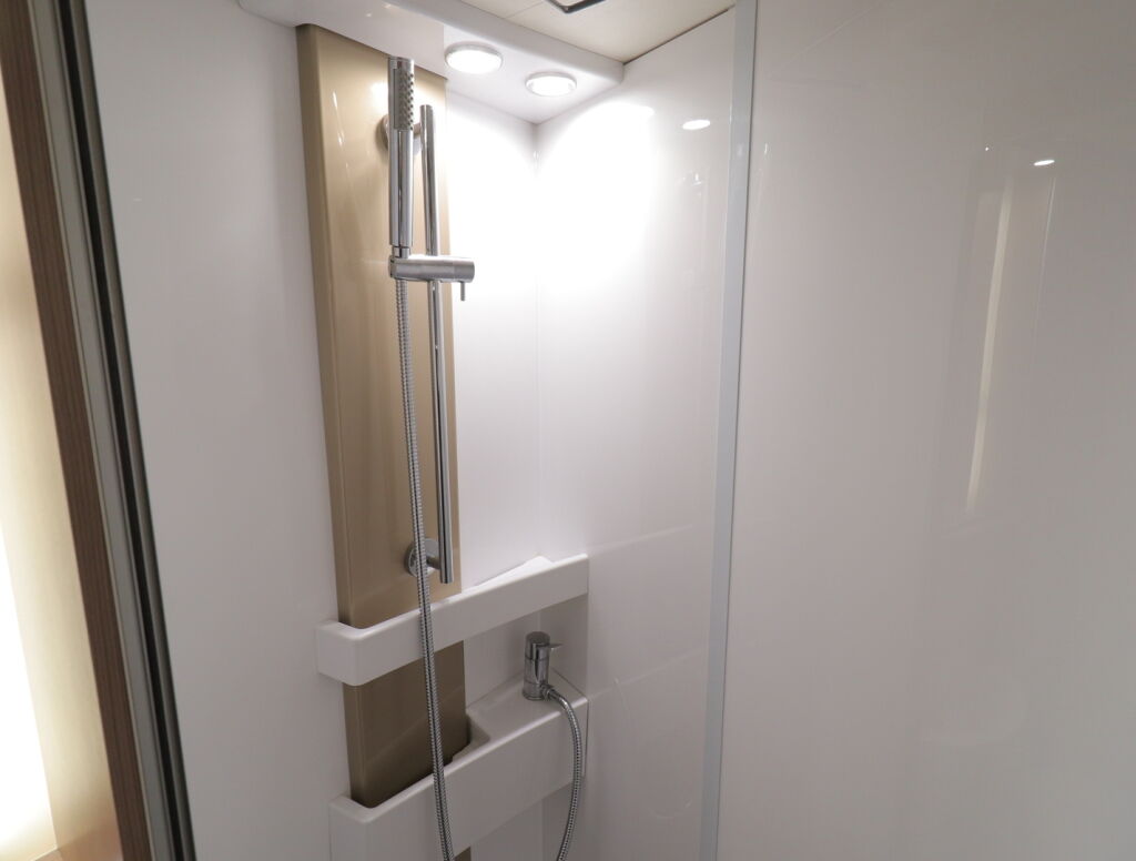 Bürstner LYSEO T 734 HARMONY LINE 2021 Valkoinen