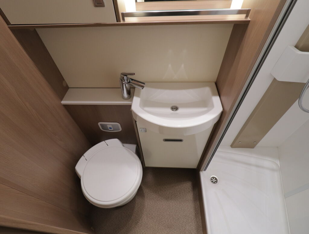 Bürstner LYSEO T 734 HARMONY LINE 2021 Valkoinen