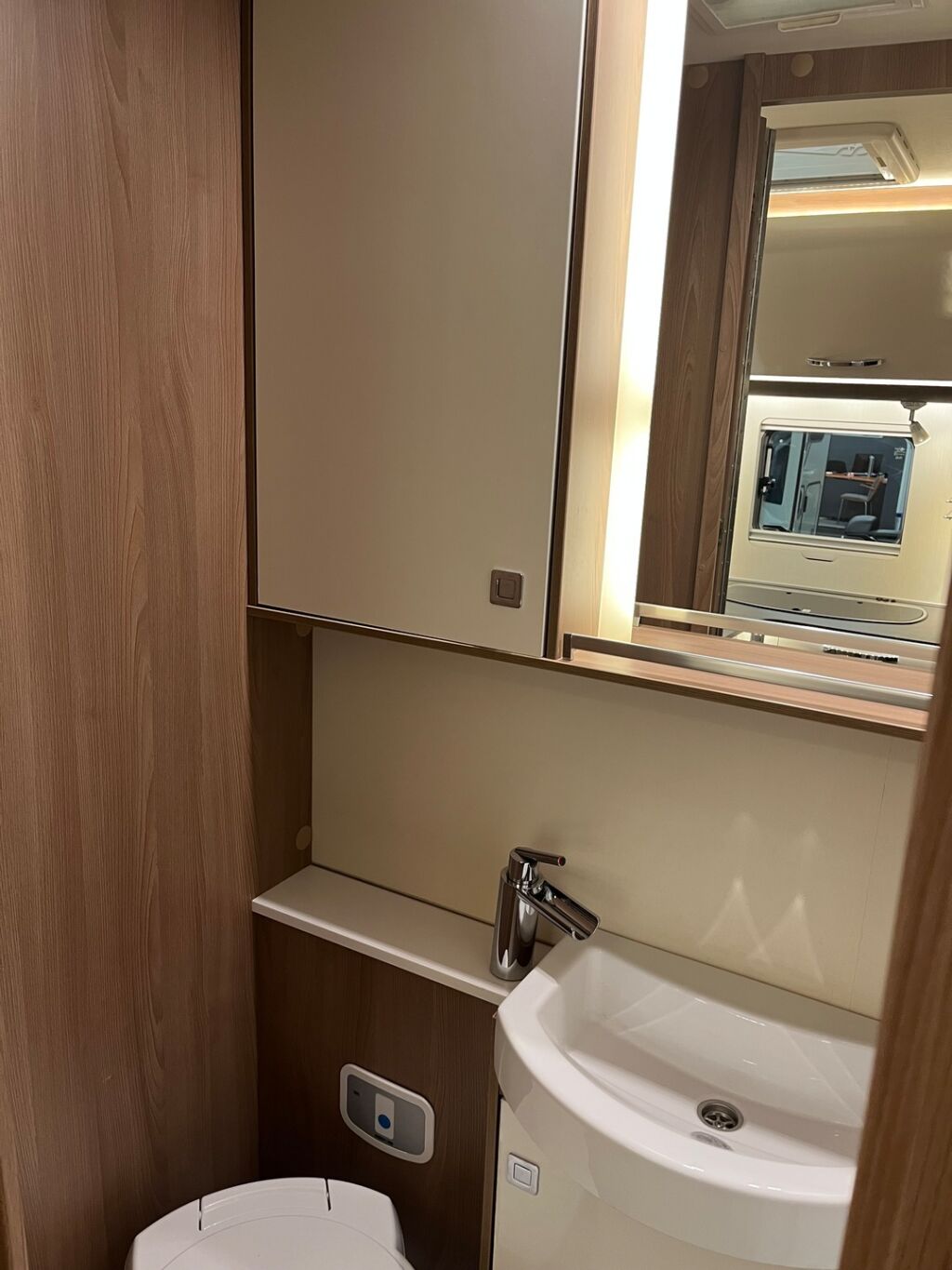 Bürstner LYSEO T 734 HARMONY LINE 2021 Valkoinen