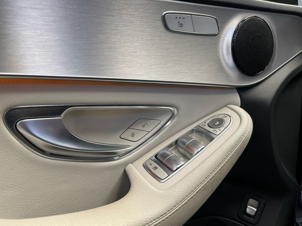 Mercedes-Benz C 2017 Sininen