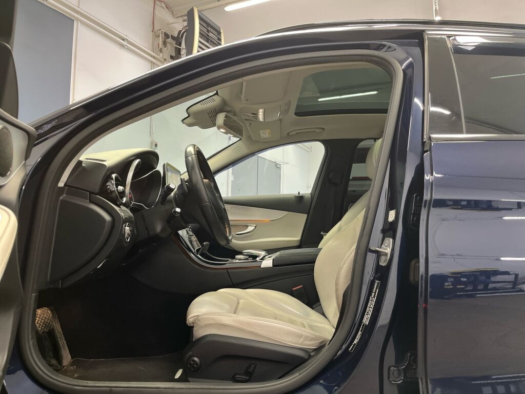 Mercedes-Benz C 2017 Sininen