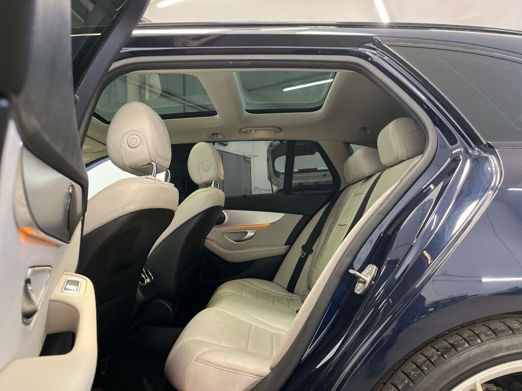 Mercedes-Benz C 2017 Sininen