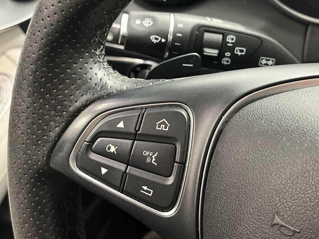 Mercedes-Benz C 2017 Sininen