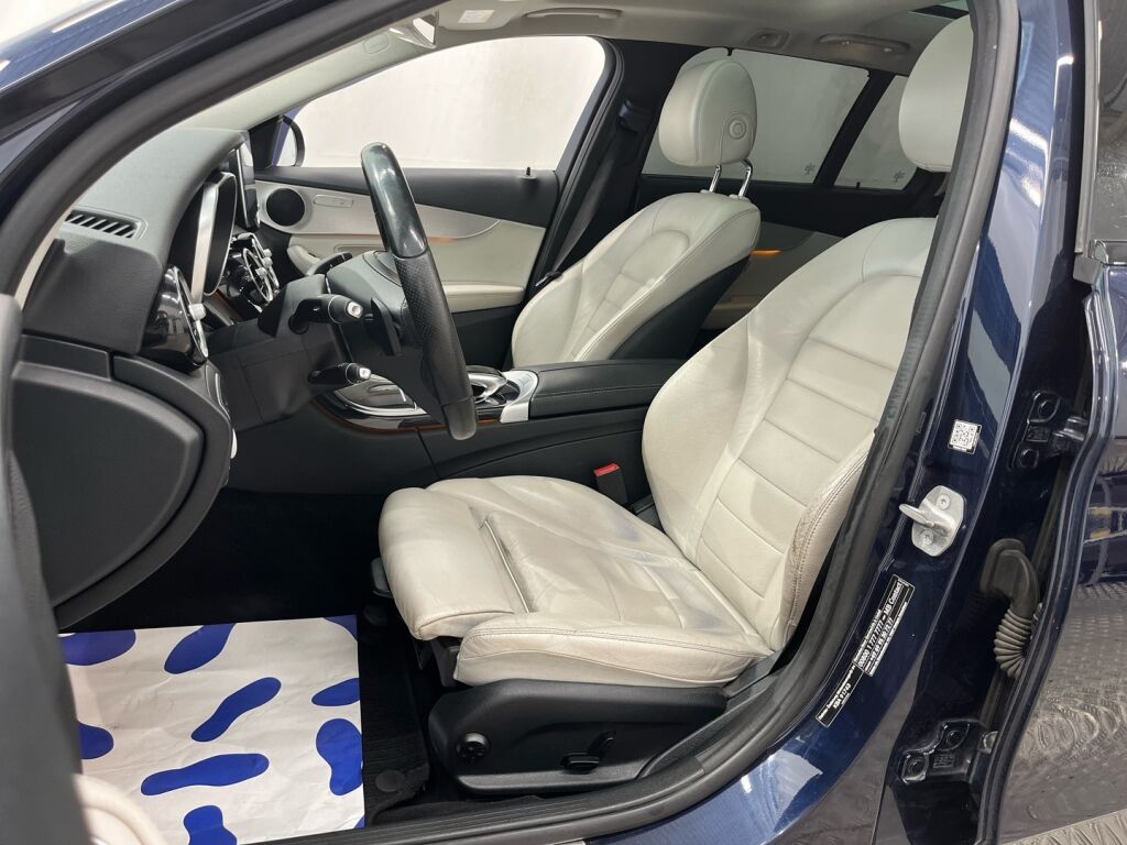 Mercedes-Benz C 2017 Sininen