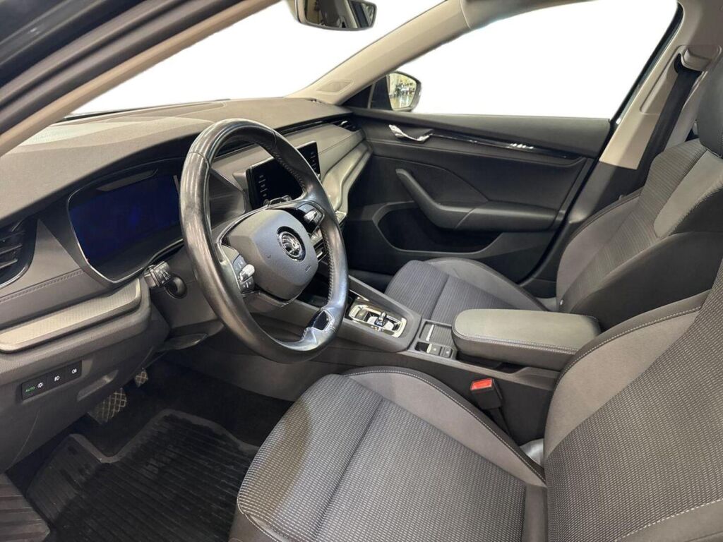 Skoda Octavia 2021 Harmaa